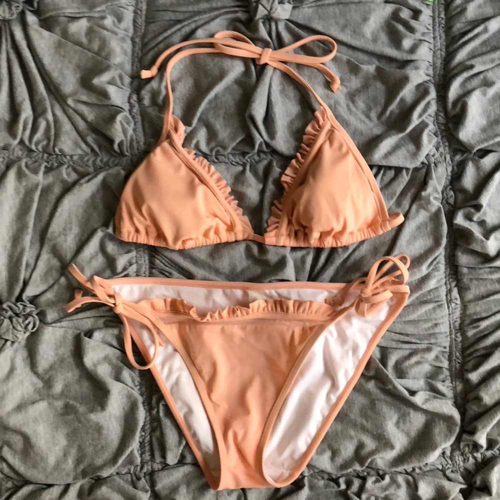 *SOLD* on Ⓜ️ Victoria’s Secret Bikini Set